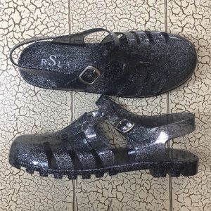 Vintage 90s Style Jelly Sandals!